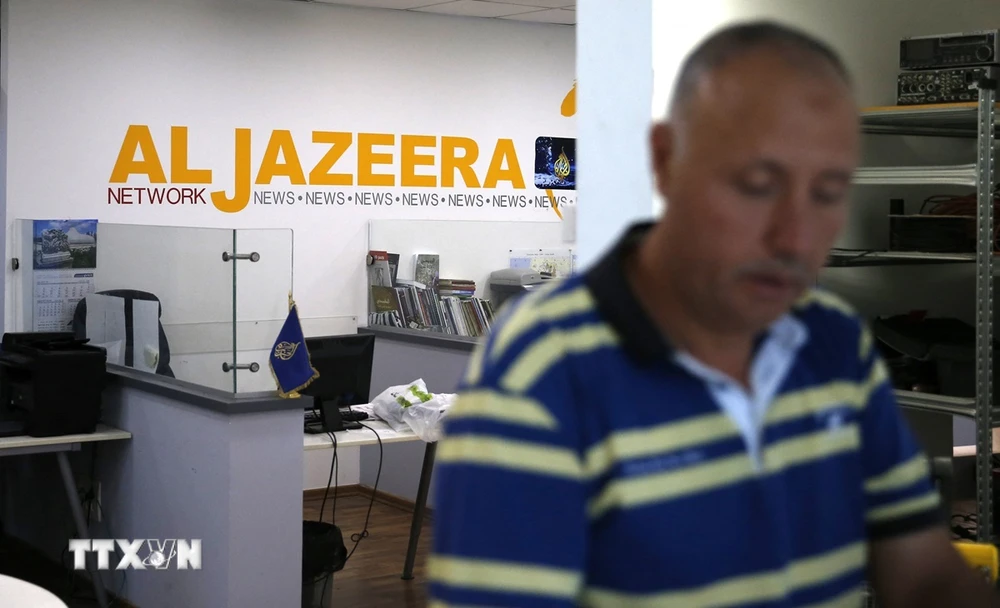 Văn phòng kênh truyền hình Al Jazeera tại Jerusalem. (Ảnh: AFP/TTXVN)