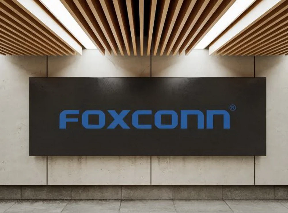 Foxconn, còn được gọi bằng tên chính thức là Hon Hai Precision Industry, là nhà sản xuất thiết bị điện tử theo hợp đồng lớn nhất thế giới và lắp ráp thiết bị cho các công ty công nghệ lớn, trong đó có Apple. (Nguồn: Techinasia)