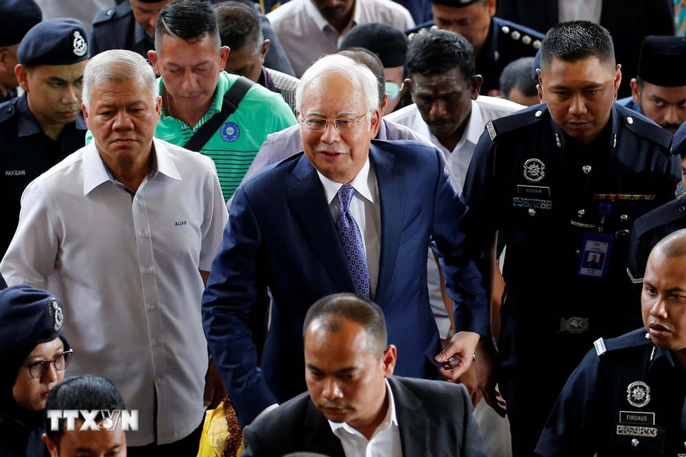 Cựu Thủ tướng Malaysia Najib Razak tới tòa án ở Kuala Lumpur, Malaysia, ngày 2/4/2024. (Ảnh: ANI/TTXVN)