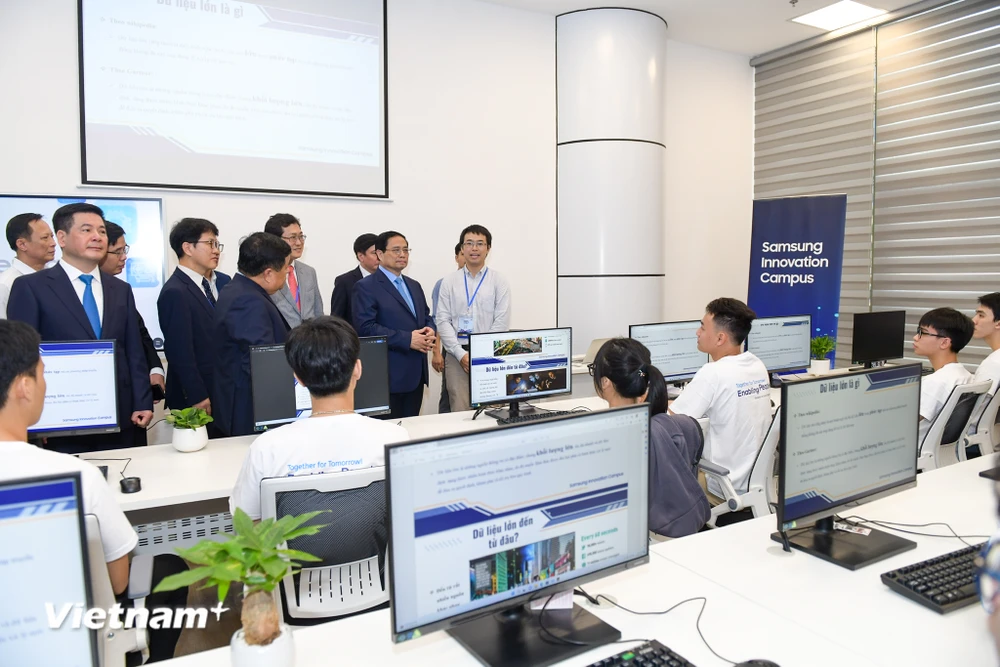 Samsung cũng sẽ cung cấp và trang bị các thiết bị điện tử, phòng Lab... tại NIC Hoà Lạc. (Ảnh: Minh Sơn/Vietnam+) 