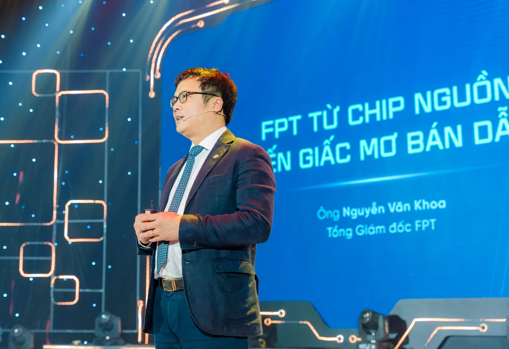 Ông Nguyễn Văn Khoa – Tổng giám đốc FPT chia sẻ về chủ đề "FPT - từ chip nguồn đến giấc mơ bán dẫn." (Ảnh: FPT)