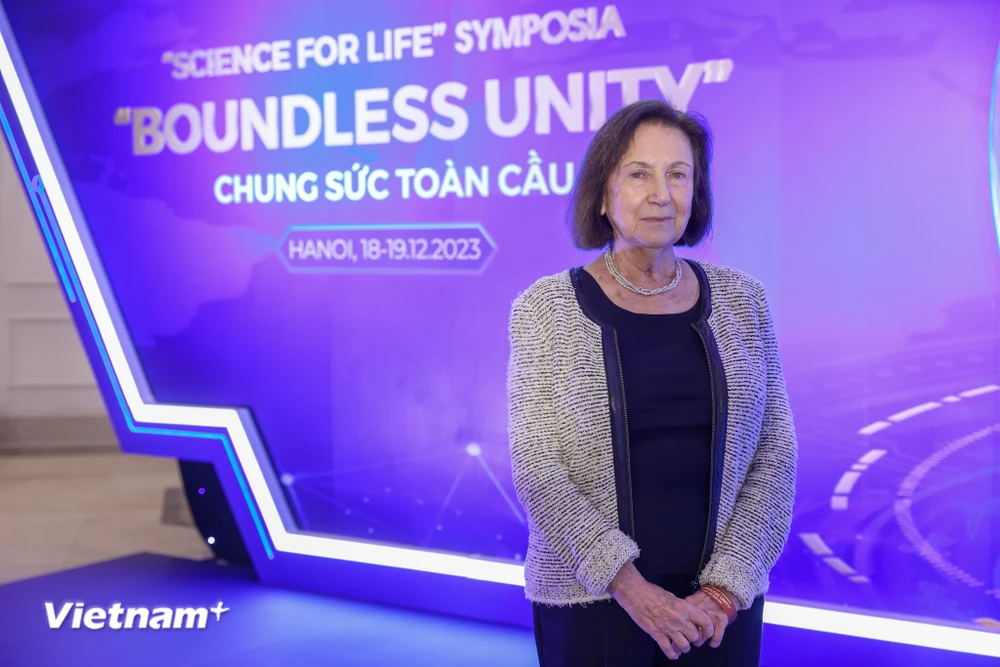 Phó Giáo sư Svetlana Mojsov hiện là nhà hóa sinh tại Đại học Rockefeller. (Ảnh: Minh Sơn/Vietnam+)