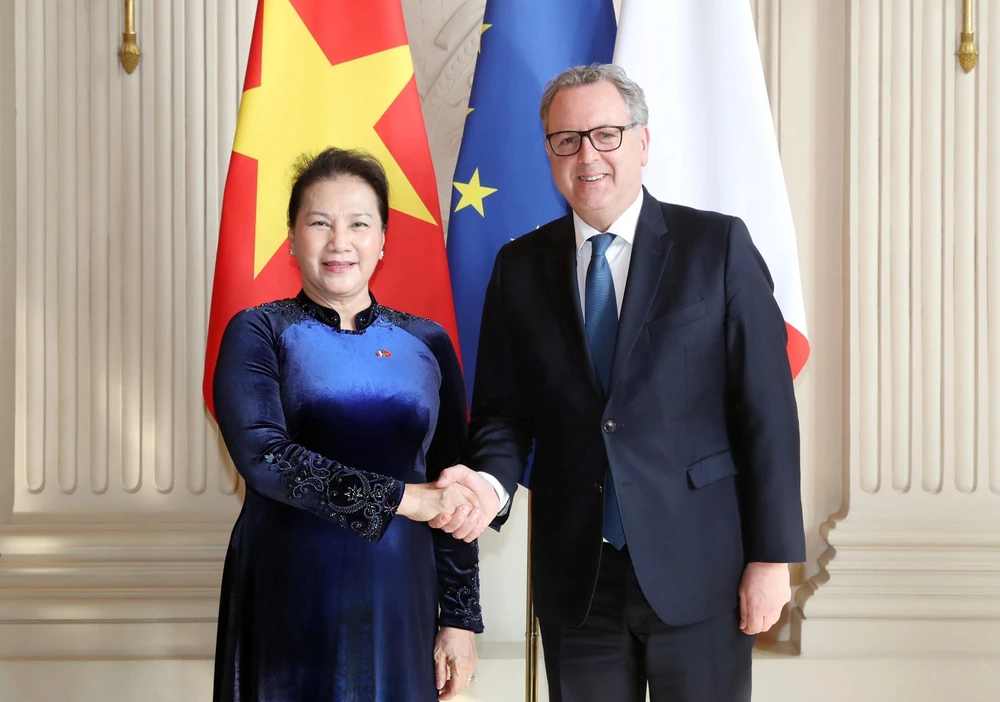 Chủ tịch Quốc hội Nguyễn Thị Kim Ngân và Chủ tịch Hạ viện Pháp Richard Ferrand. (Nguồn: Trọng Đức/TTXVN)