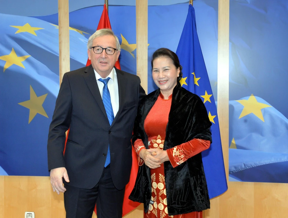 Chủ tịch Quốc hội Nguyễn Thị Kim Ngân hội kiến Chủ tịch Ủy ban châu Âu Jean-Claude Juncker. (Nguồn: Trọng Đức/TTXVN)