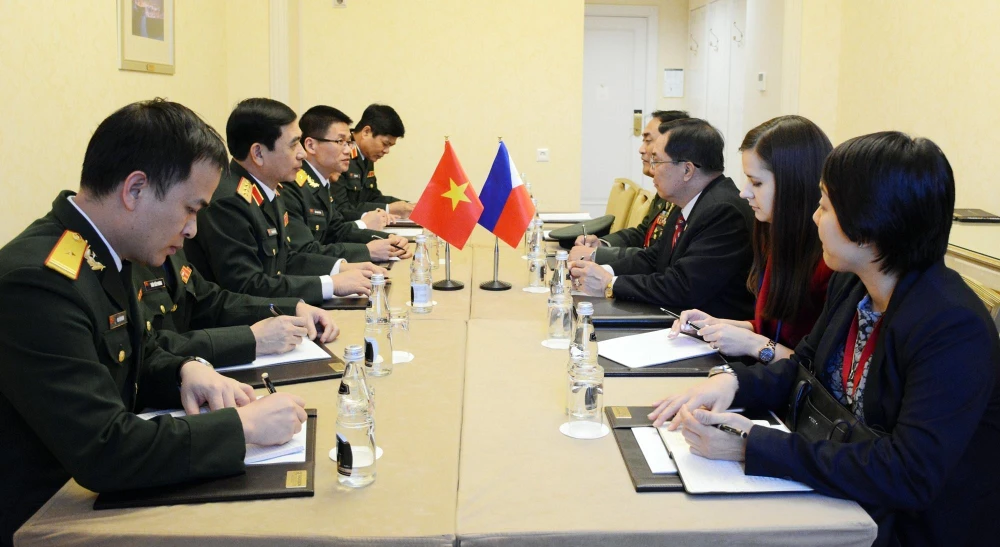 Thượng tướng Phan Văn Giang hội kiến với Trung tướng Cardozo M . Luna. (Nguồn: TTXVN)