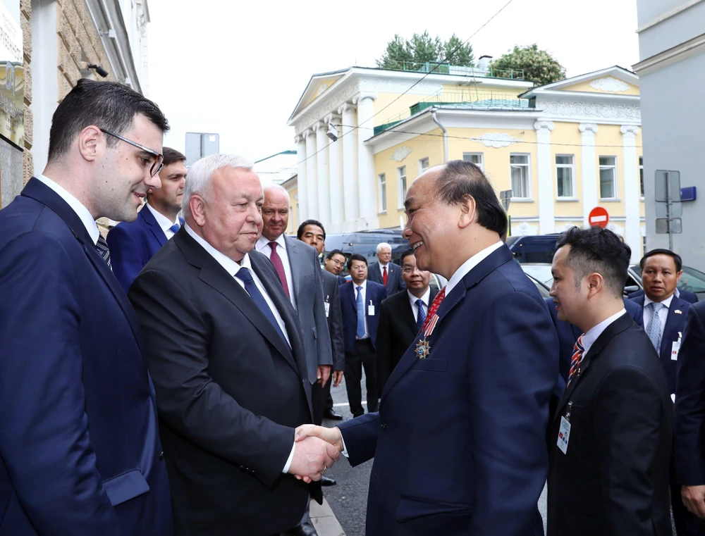 Thủ tướng Chính phủ Nguyễn Xuân Phúc rời thủ đô Moskva, kết thúc tốt đẹp chuyến thăm chính thức Liên bang Nga và lên đường sang thủ đô Oslo, bắt đầu thăm chính thức Na Uy. (Nguồn: Thống Nhất/TTXVN)