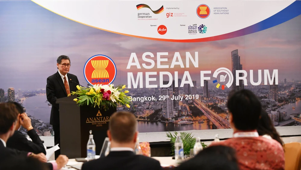 Tổng Thư ký ASEAN Dato Lim Jock Hoi phát biểu tại hội nghị. (Nguồn: Vietnam+)