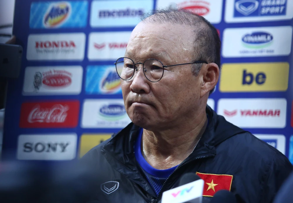 Huấn luyện viên Park Hang-seo phân tích rất kỹ về con người, lối chơi của tuyển Thái Lan. (Ảnh: Nguyên An/Vietnam+)