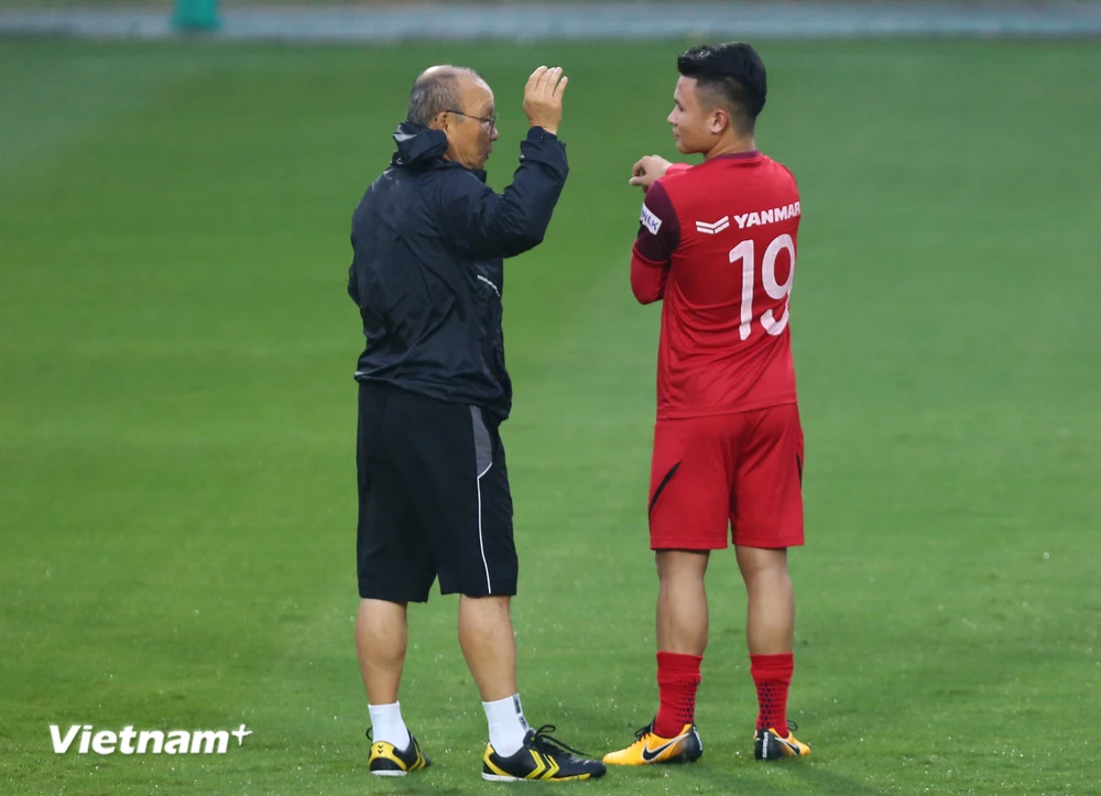 HLV Park Hang-seo muốn Quang Hải nhường danh hiệu Quả bóng vàng năm 2019 cho đàn anh. (Ảnh: Nguyên An/Vietnam+)