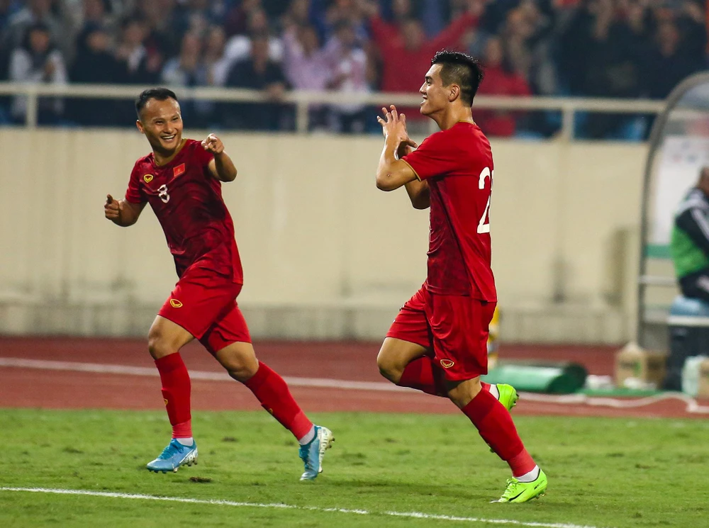 Tiền đạo Tiến Linh ăn mừng hạnh phúc sau khi ghi bàn vào lưới đội tuyển UAE. (Ảnh: Nguyên An)