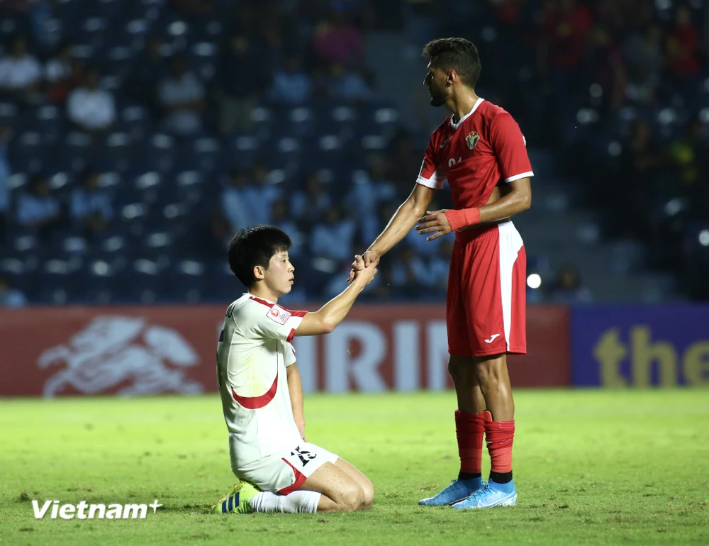 Cầu thủ U23 Triều Tiên đổ gục sau thất bại tiếc nuối trước U23 Jordan
