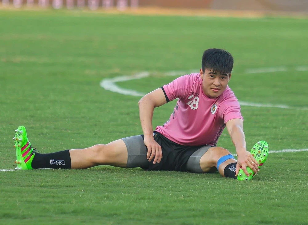 Trung vệ Duy Mạnh gặp chấn thương nghiêm trọng trước thềm mùa giải 2020 khởi tranh. (Ảnh: CLB Hà Nội) 