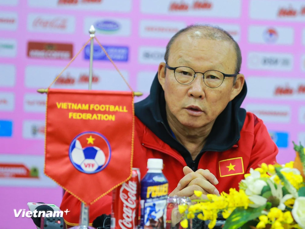 HLV Park Hang-seo cho rằng không thể ngay lập tức cải thiện, giúp đội tuyển Việt Nam mạnh lên và có kết quả tốt. (Ảnh: PV/Vietnam+) 