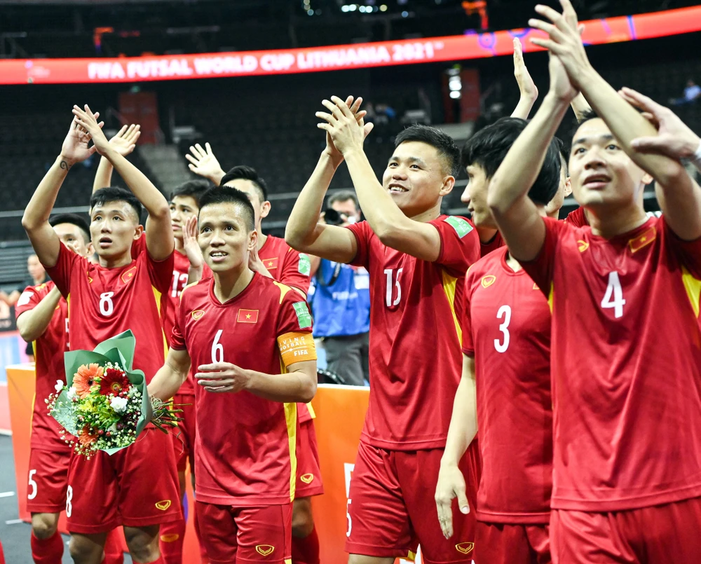 Tuyển futsal Việt Nam trở thành đội bóng châu Á duy nhất có hai lần liên tiếp vượt qua vòng bảng ở FIFA Futsal World Cup trong hai kỳ tham dự đầu tiên (2016 và 2021). (Ảnh: VFF) 