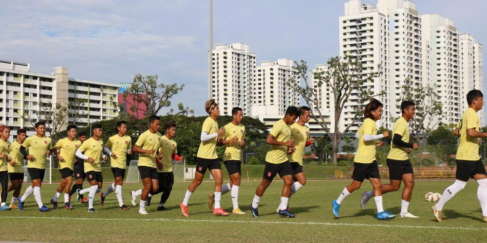 Đội tuyển Myanmar có thể phải bỏ dở AFF Cup 2020 nếu có số lượng thành viên nhiễm COVID-19 quá lớn. (Ảnh: MMF) 