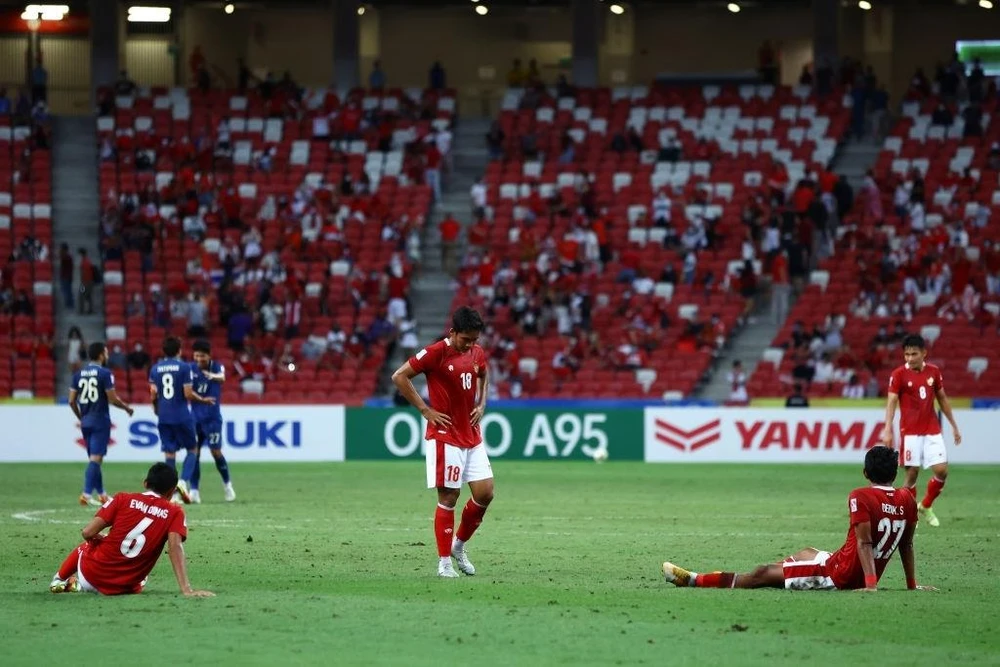Đội tuyển Indonesia đổ gục sau thất bại đậm 0-4 trước Thái Lan ở chung kết lượt đi AFF Cup 2020. (Ảnh: Getty Images)