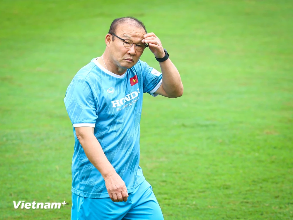 Huấn luyện viên Park Hang-seo đứng trước áp lực vô địch AFF Cup 2022 cùng tuyển Việt Nam. (Ảnh: PV/Vietnam+) 