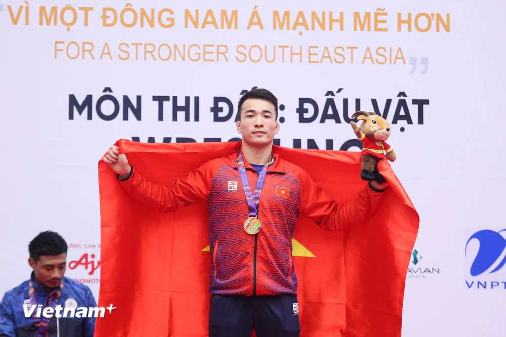 Đội tuyển Vật Việt Nam 'bội thu' huy chương vàng trong ngày thi đấu đầu tiên tại SEA Games 31. (Ảnh: PV/Vietnam+) 