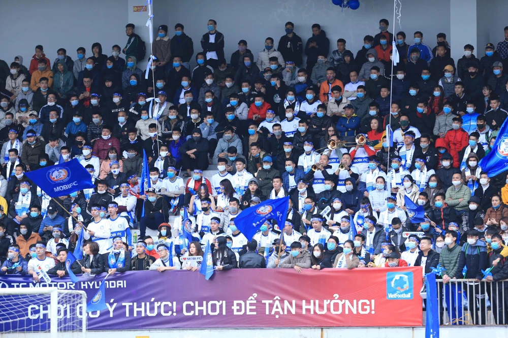 Khán giả hâm mộ bóng đá phong trào có thể lần đầu tiên chứng kiến Việt Nam đối đầu Thái Lan trong khuôn khổ thể loại bóng đá 7 người. (Ảnh: CTV/Vietnam+) 