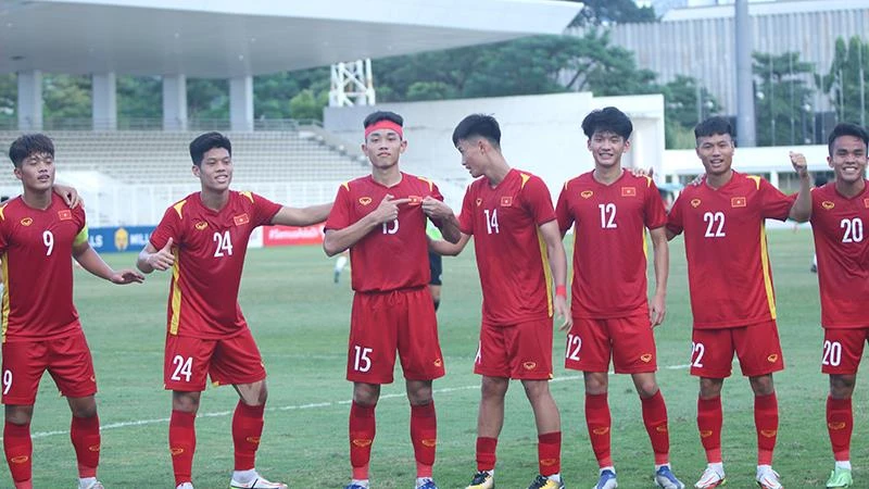 U19 Việt Nam thắng đậm 4-0 trước U19 Brunei với hai bàn thắng ở mỗi hiệp đấu. (Ảnh: VFF) 