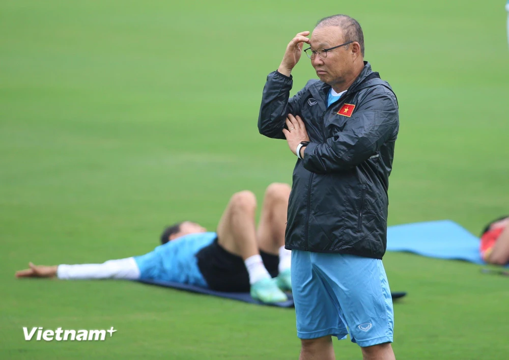 Huấn luyện viên Park Hang-seo tự tin tạo nên 'trận đấu trò' trước câu lạc bộ Borussia Dortmund. (Ảnh: PV/Vietnam+) 