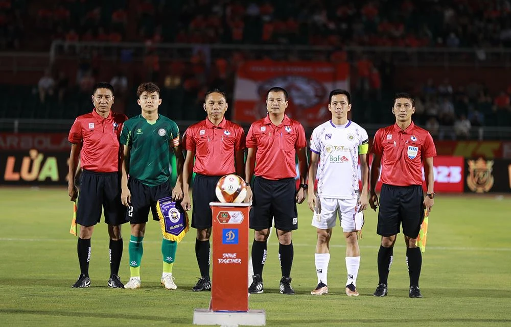 Ban trọng tài VFF cần nâng cao công tác chuyên môn tại V-League 2023. (Ảnh: VPF) 