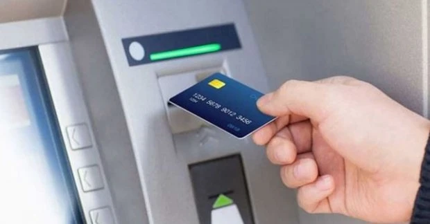 Phí dịch vụ thẻ ATM nội địa của ngân hàng phổ biến hiện nay