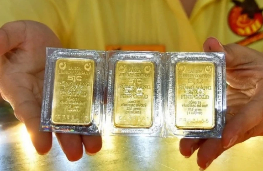 Giá vàng SJC tiếp tục tăng thêm 200.000 đồng theo thế giới. (Ảnh: PV/Vietnam+)