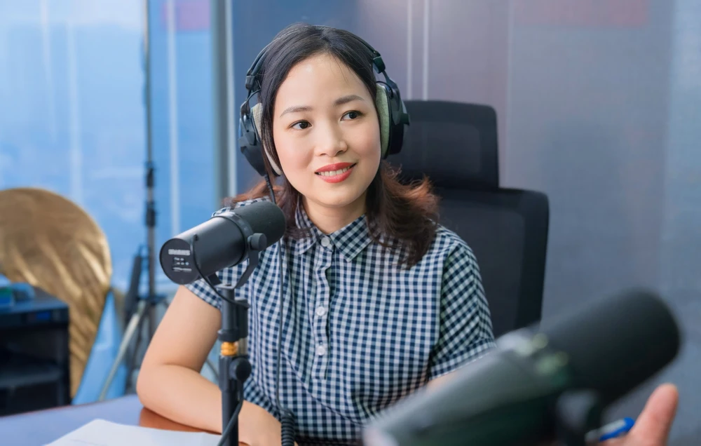 Chị Đỗ Thị Thùy Dung – khách mời chương trình Podcast “Thịnh vượng tài chính” do ngân hàng VPBank sản xuất. (Ảnh: Vietnam+)