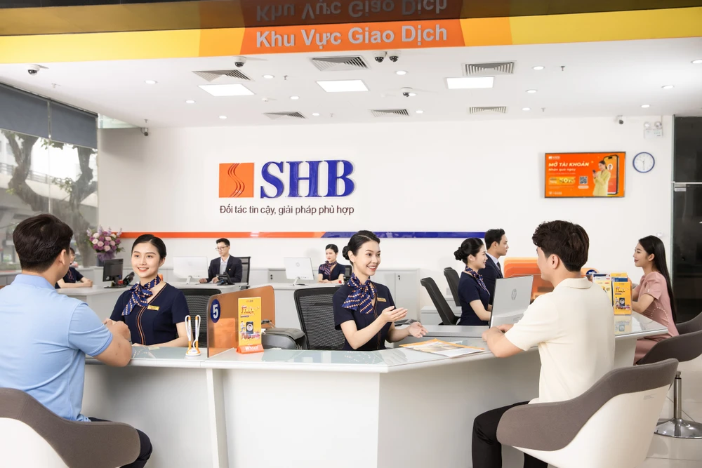 Ngân hàng SHB miễn phí đổi thẻ từ sang thẻ chip đạt chuẩn VCCS. (Ảnh: Vietnam+)