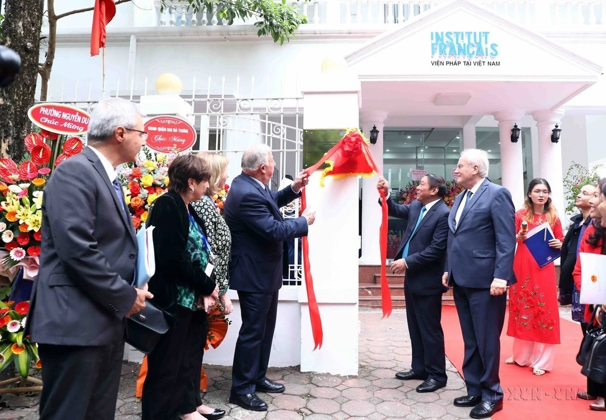 bringing_vietnam_-france_strategic_relationship_to_a_new_peak_0310-7.jpg