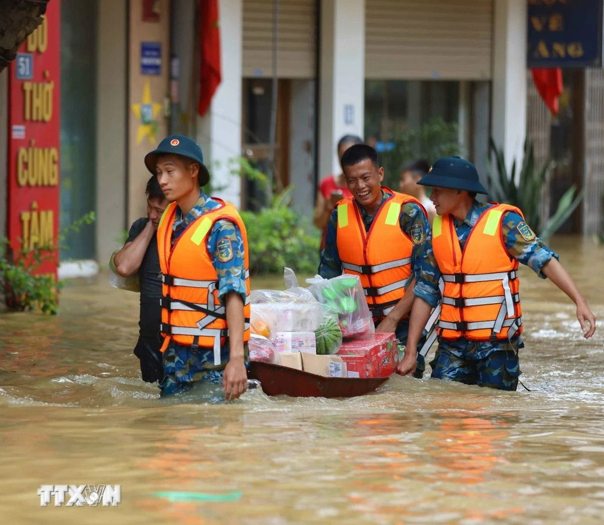 ttxvn_20240913_sang noi ao linh noi lu du (1).jpg