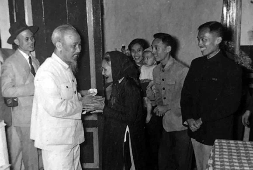 vna_potal_ky_niem_130_nam_ngay_sinh_chu_tich_ho_chi_minh_1951890_-_1952020_dai_doan_ket_toan_dan_toc_-_tu_tuong_nhat_quan_xuyen_suot_cuoc_doi_hoat_don_4683594.jpg