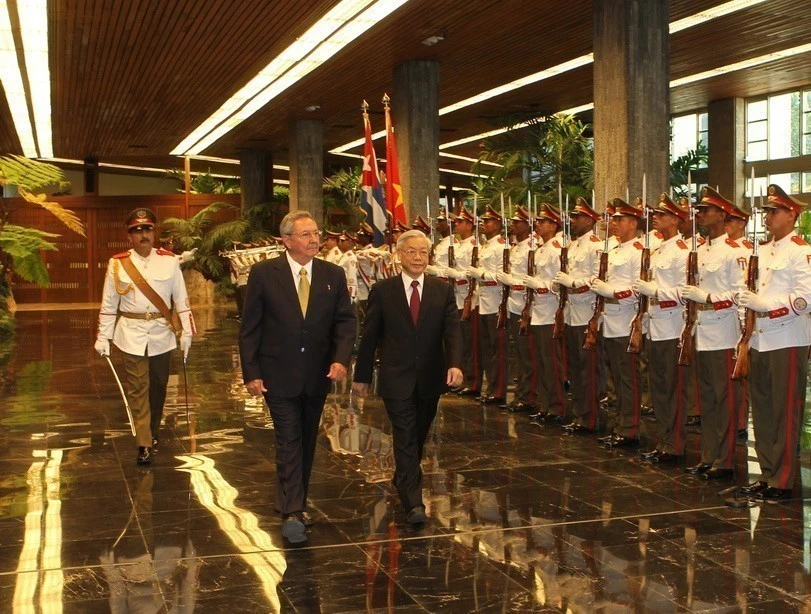 Đại tướng Raul Castro Ruz, Bí thư thứ nhất Ban Chấp hành Trung ương Đảng Cộng sản Cuba, Chủ tịch Hội đồng Nhà nước và Hội đồng Bộ trưởng Cuba chủ trì lễ đón Tổng Bí thư Nguyễn Phú Trọng thăm hữu nghị chính thức Cuba, ngày 9/4/2012. (Ảnh: Trí Dũng/TTXVN)