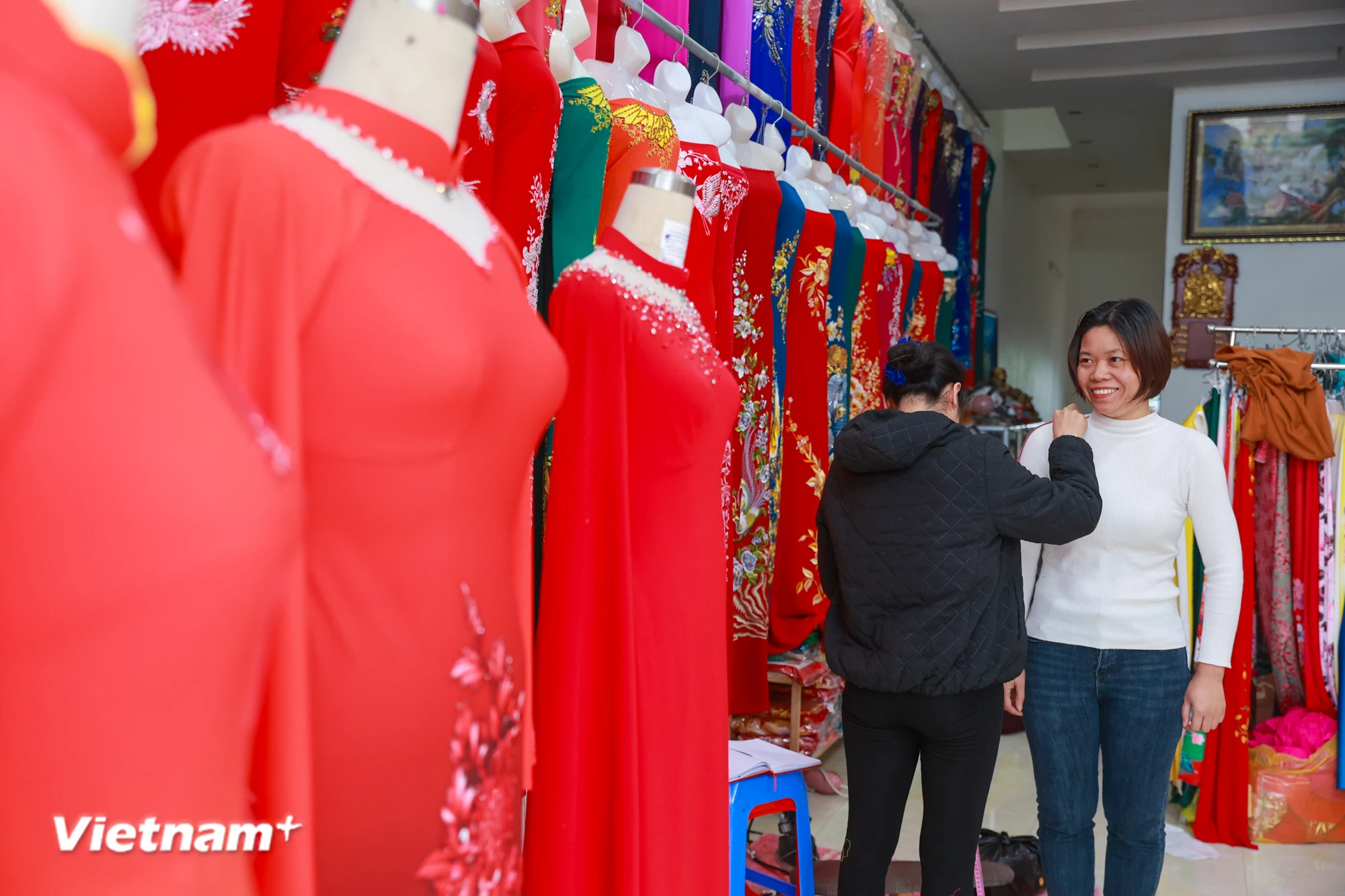 vnp_lang may ao dai trach xa 20.jpg