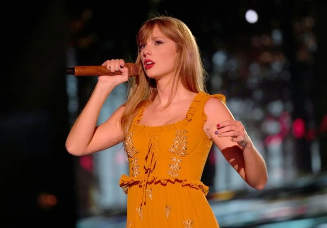 Discover the viral outfits Taylor Swift wore during "The Eras" tour, photo 8