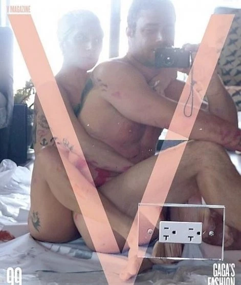 Lady Gaga shockingly shows off nude selfies with her lover photo 1