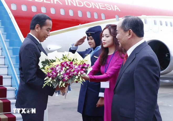 Tổng thống Cộng hòa Indonesia Joko Widodo bắt đầu chuyến thăm Việt Nam