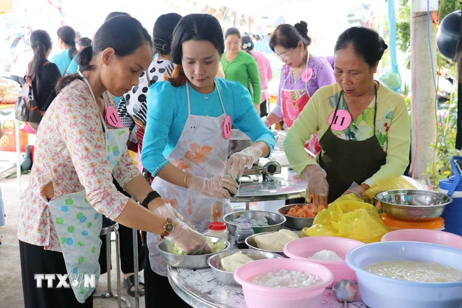 ttxvn_le hoi dong hoa hiep 1.jpg