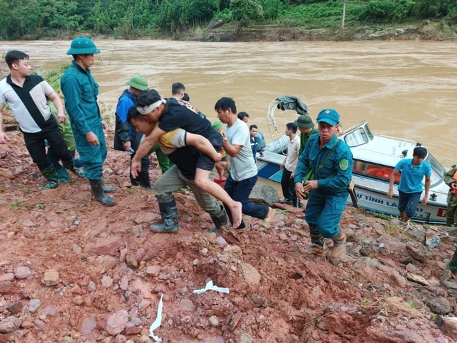 vna_potal_tap_trung_cao_do_cuu_nan_khac_phuc_hau_qua_lu_quet_sat_lo_tai_bac_ha_lao_cai_7590304.jpg