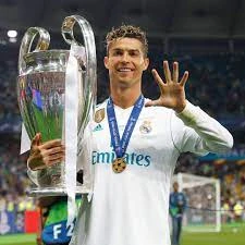 ronaldo-the-ky-21-4-3761.jpg