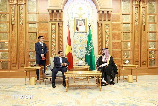 ttxvn_thu_tuong_pham_minh_chinh_gap_hoang_thai_tu_kiem_thu_tuong_saudi_arabia_3010-2.jpg