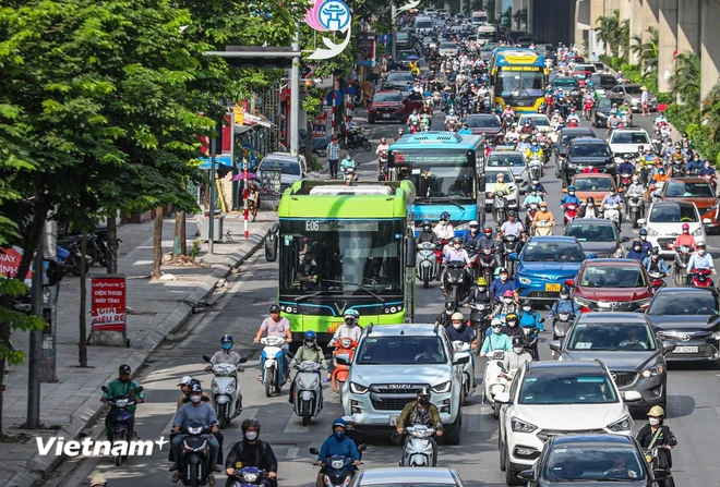 vnp_lan duong xe buyt Ha Noi 17112023.jpg