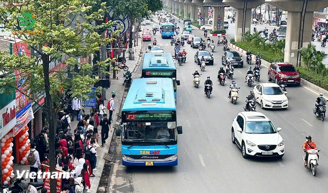 vnp_xe buyt Ha Noi.jpg