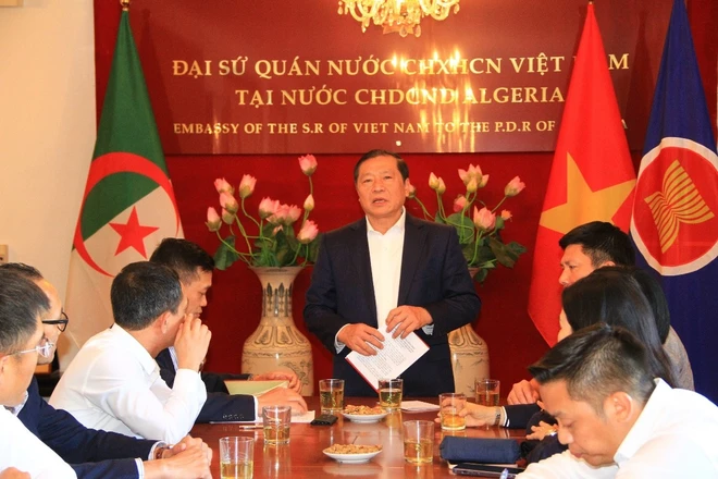 doan_cong_tac_cua_ban_tuyen_giao_trung_uong_tham_va_lam_viec_tai_algeria3.jpg