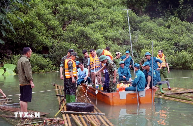 ttxvn ho tro nguoi dan vung thien tai Son La.jpg