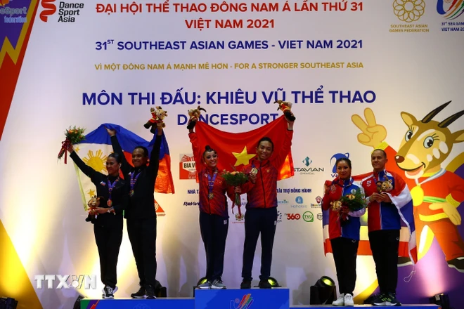 Phan Hiển-Thu Hương vượt khó lập kỷ lục cho khiêu vũ thể thao ảnh 1