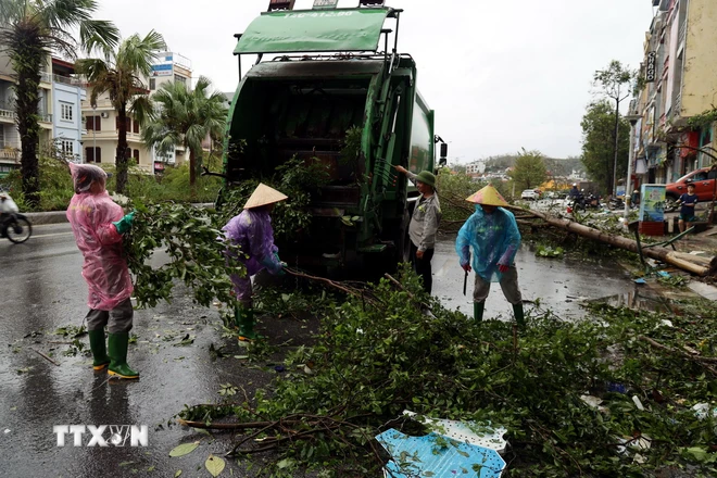 TTXVN_1109 Quang ninh khac phuc hau qua bao lu 4.jpg