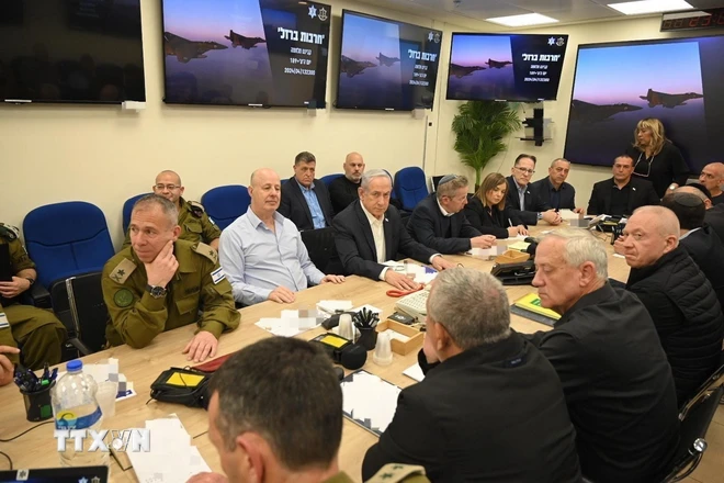 Thủ tướng Israel Benjamin Netanyahu chủ trì cuộc họp Nội các chiến tranh tại Tel Aviv sáng 14/4/2024, sau cuộc tấn công của Iran. Ảnh: THX/TTXVN