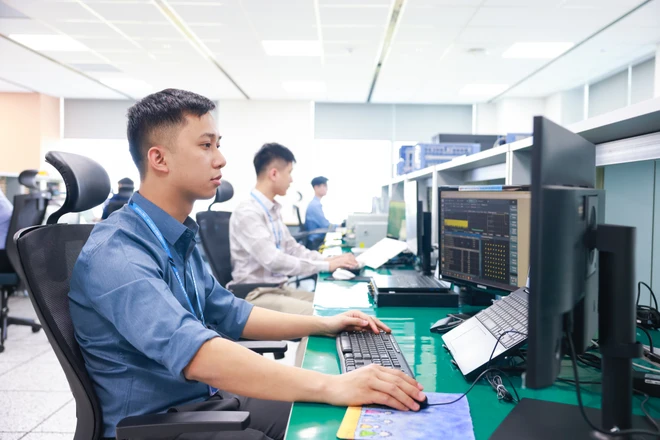 Các kỹ sư làm việc và nghiên cứu tại Trung tâm Nghiên cứu và Phát triển Samsung Việt Nam(10).jpg